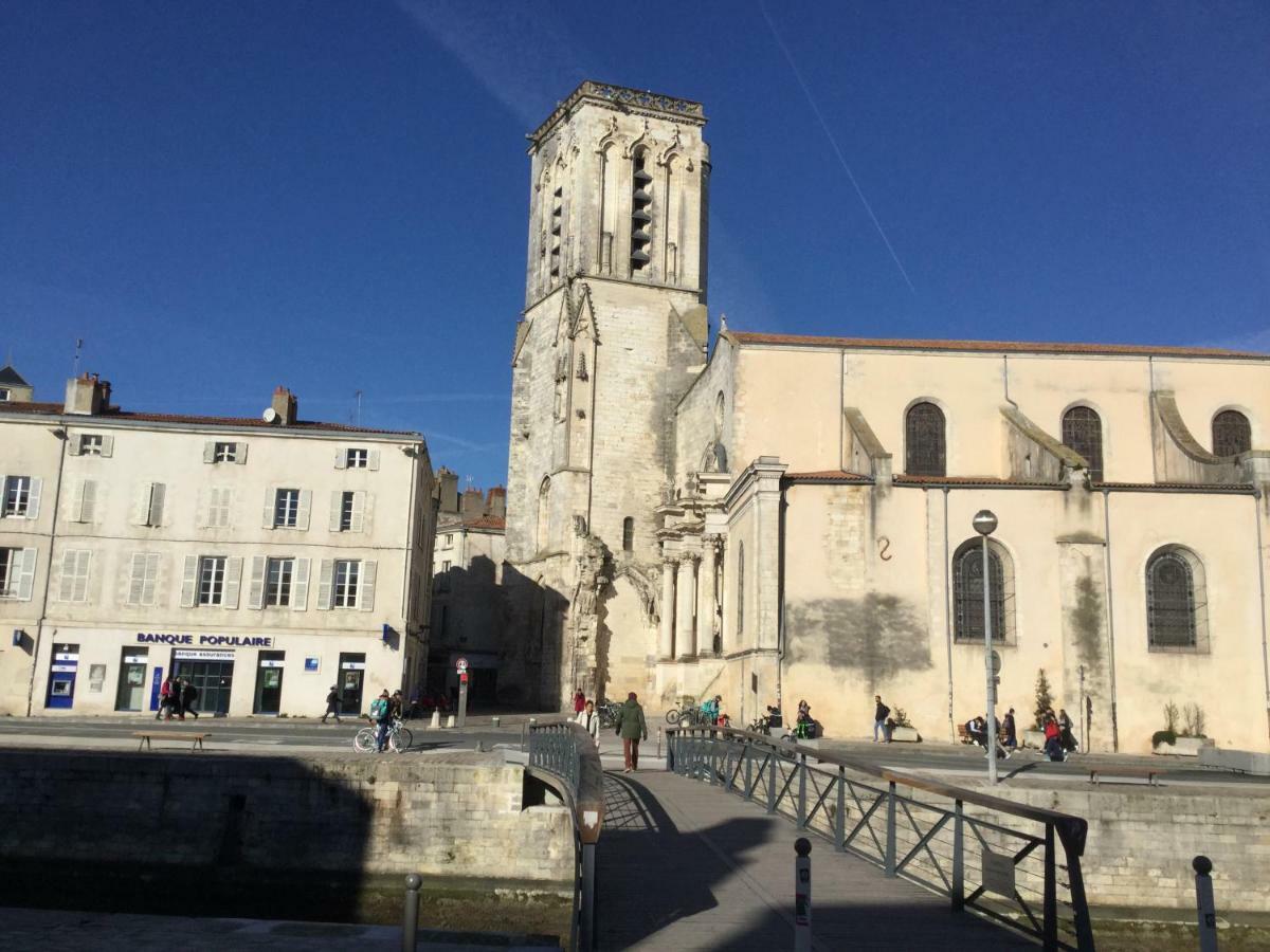 Appartement Centre Ville Pres Du Port Avec Parking Et Wifi La Rochelle  Exterior photo