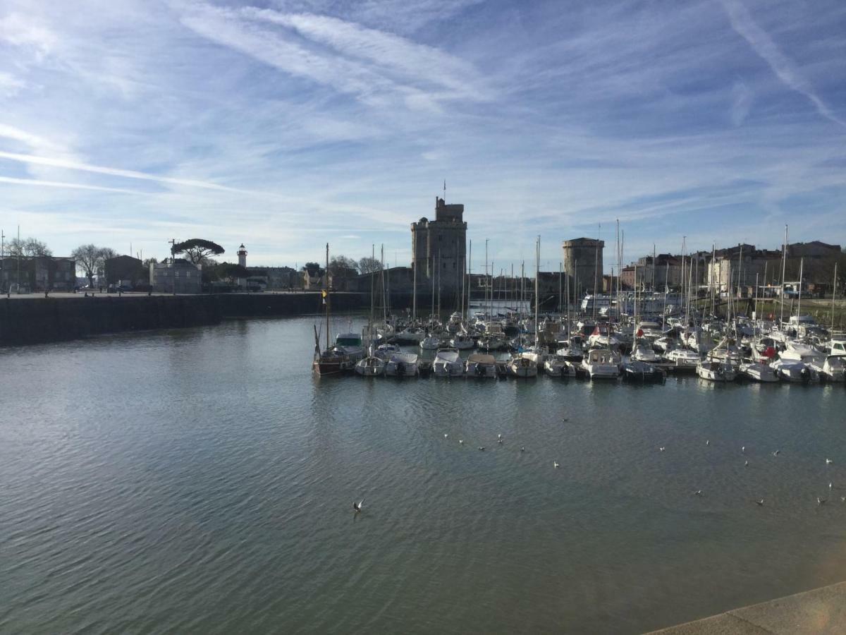 Appartement Centre Ville Pres Du Port Avec Parking Et Wifi La Rochelle  Exterior photo